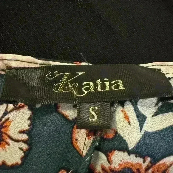 Women’s Katia Throw Over - Picture 5 of 9